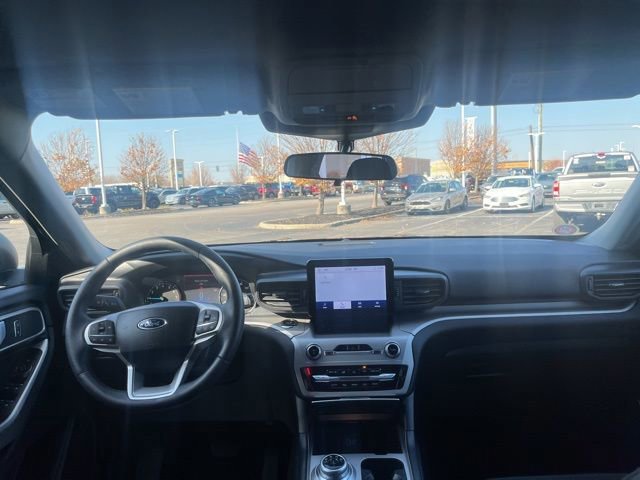 Certified 2023 Ford Explorer XLT image 18