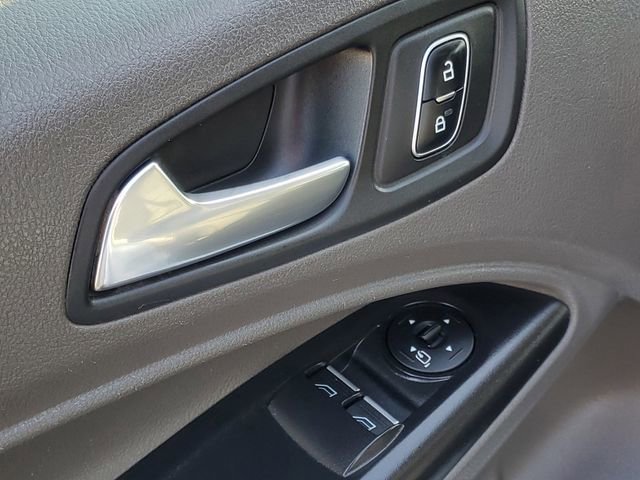 Certified 2022 Ford Transit Connect XLT w/ Trailer Tow Package image 8