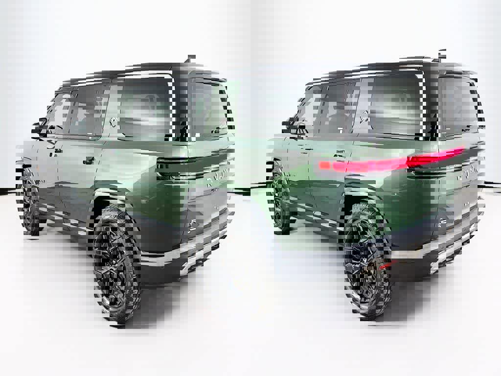 Used 2025 Rivian R1S Adventure AWD/4WD image 4