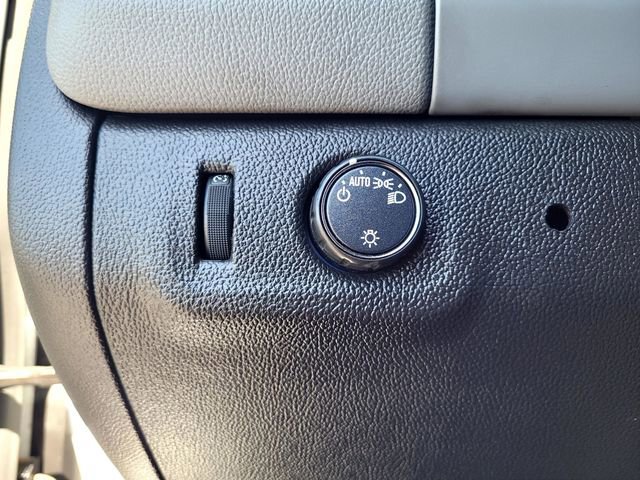 Used 2022 Chevrolet Colorado W/T RWD image 16
