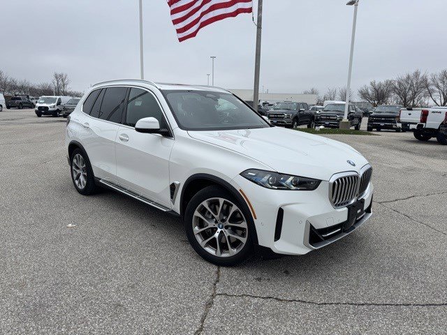 Used 2025 BMW X5 xDrive50e image 1