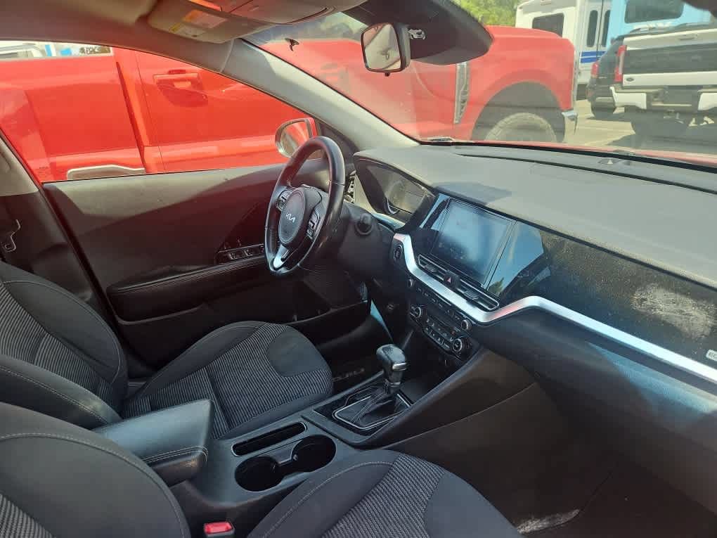 Used 2022 Kia Niro LXS FWD image 13