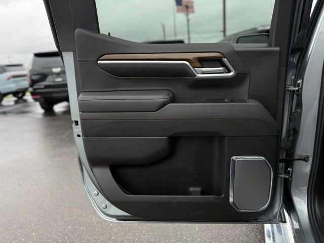 Used 2025 Chevrolet Silverado 1500 High Country AWD/4WD image 18