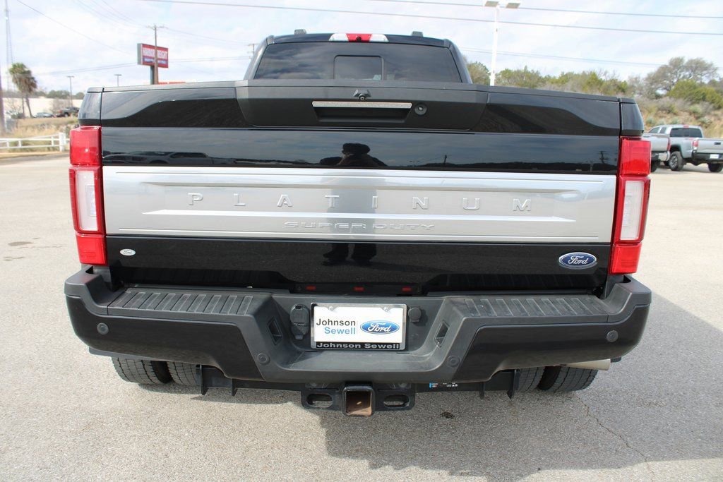 Certified 2022 Ford F450 Platinum w/ FX4 Off-Road Package image 3