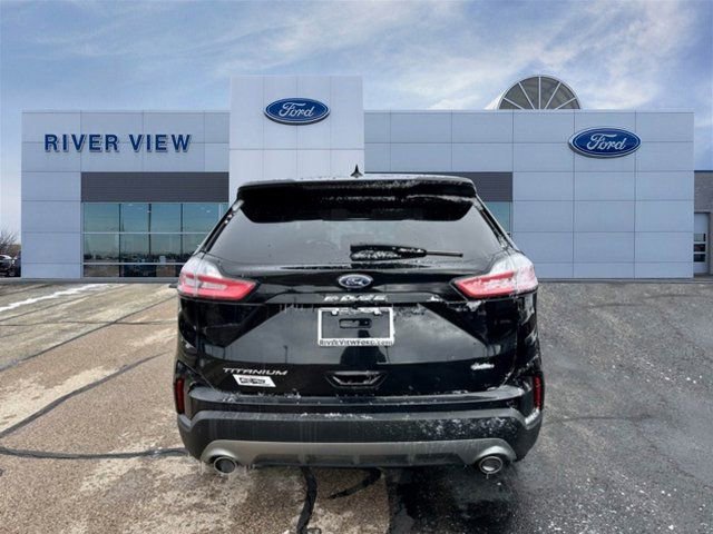 Certified 2022 Ford Edge Titanium image 3