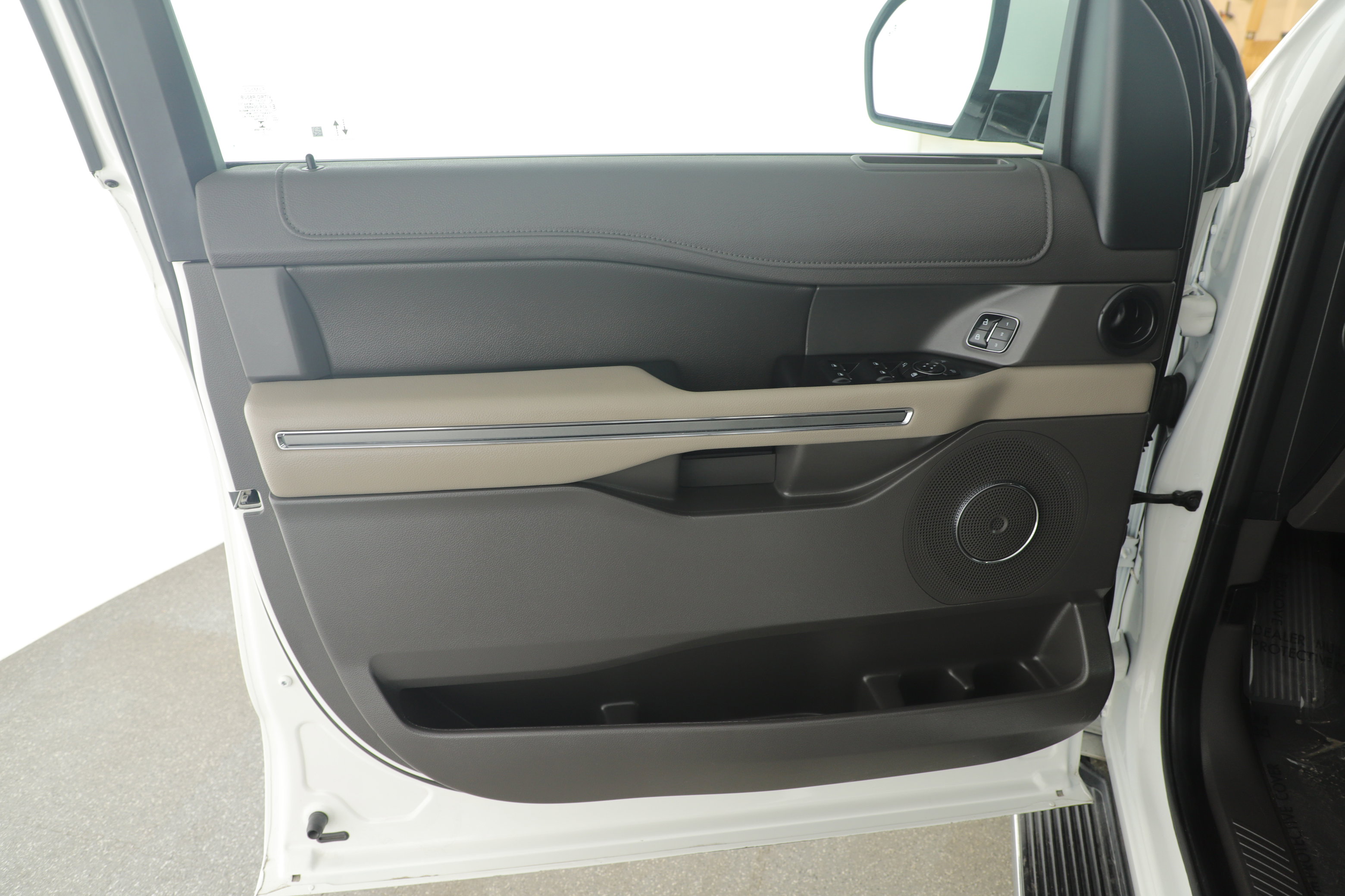 Certified 2021 Ford Expedition Max XLT image 24