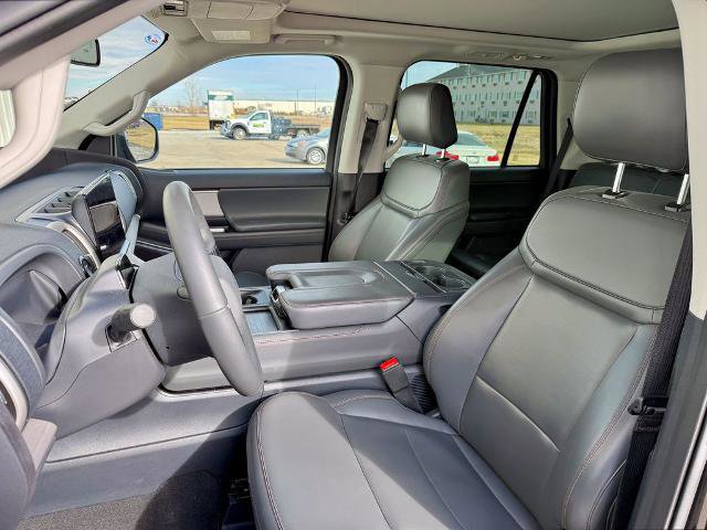 Certified 2025 Ford Expedition Active image 11