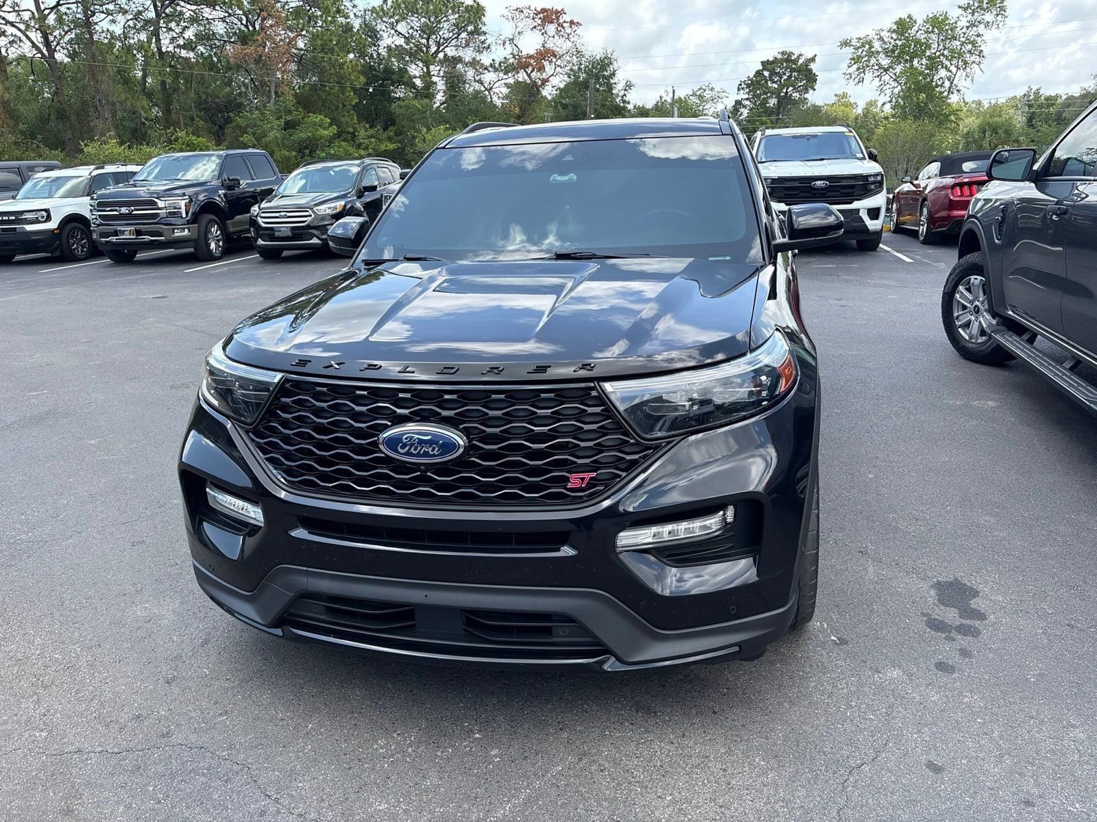 Certified 2022 Ford Explorer ST w/ Equipment Group 401A AWD/4WD image 4