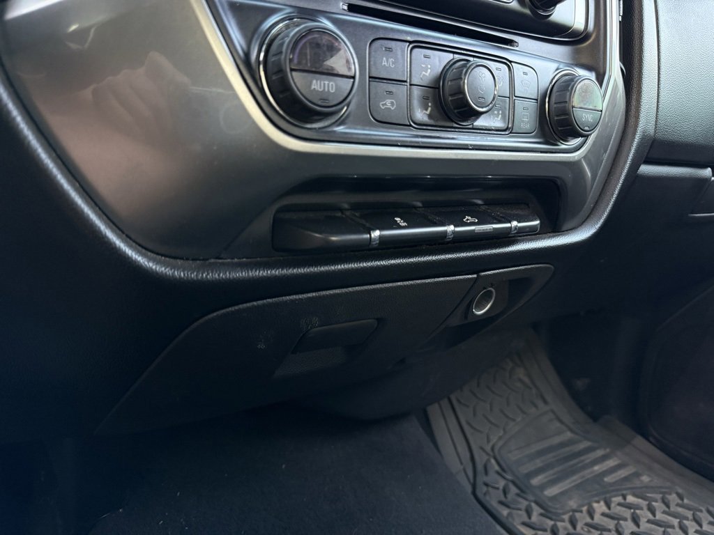 Used 2018 Chevrolet Silverado 1500 LT w/ All Star Edition image 19