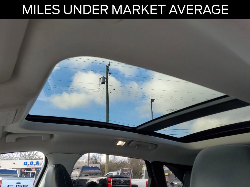 Certified 2022 Ford Escape Titanium w/ Titanium Elite Package image 16