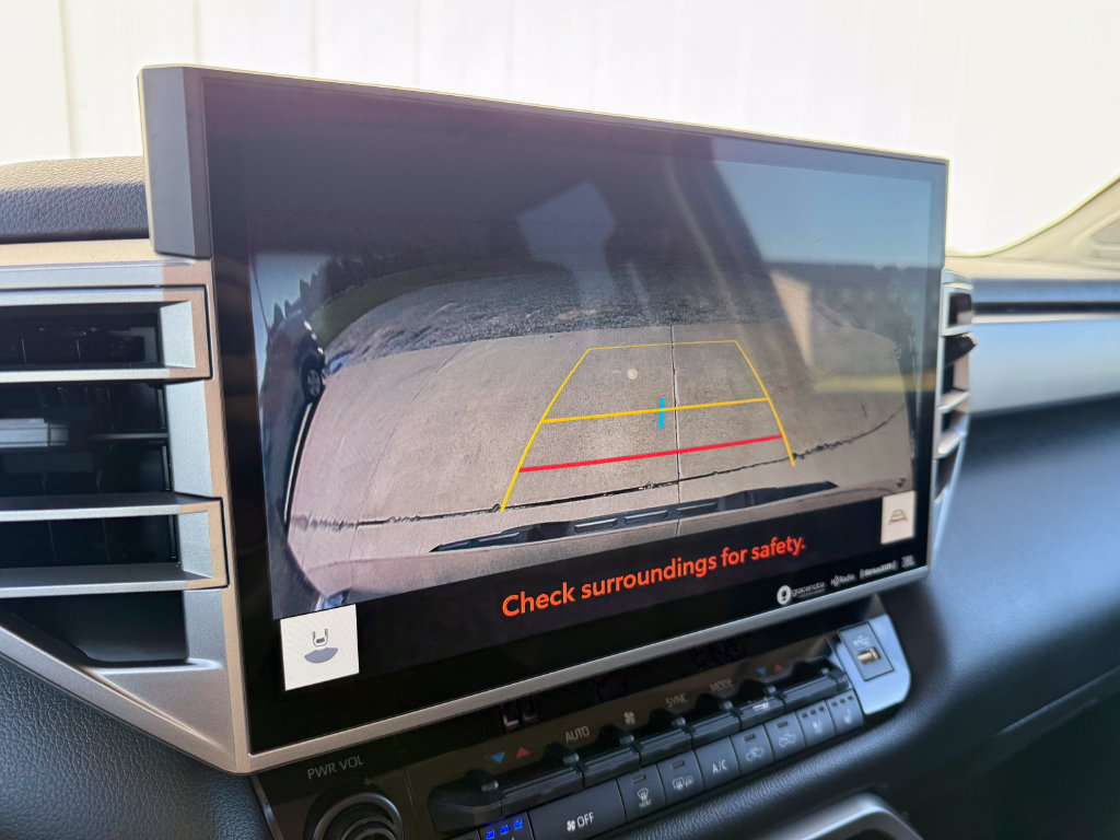 Used 2023 Toyota Tundra Limited AWD/4WD image 28