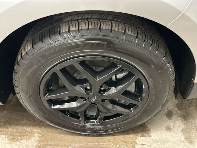 Certified 2024 Ford Edge SEL w/ Convenience Package AWD/4WD image 5