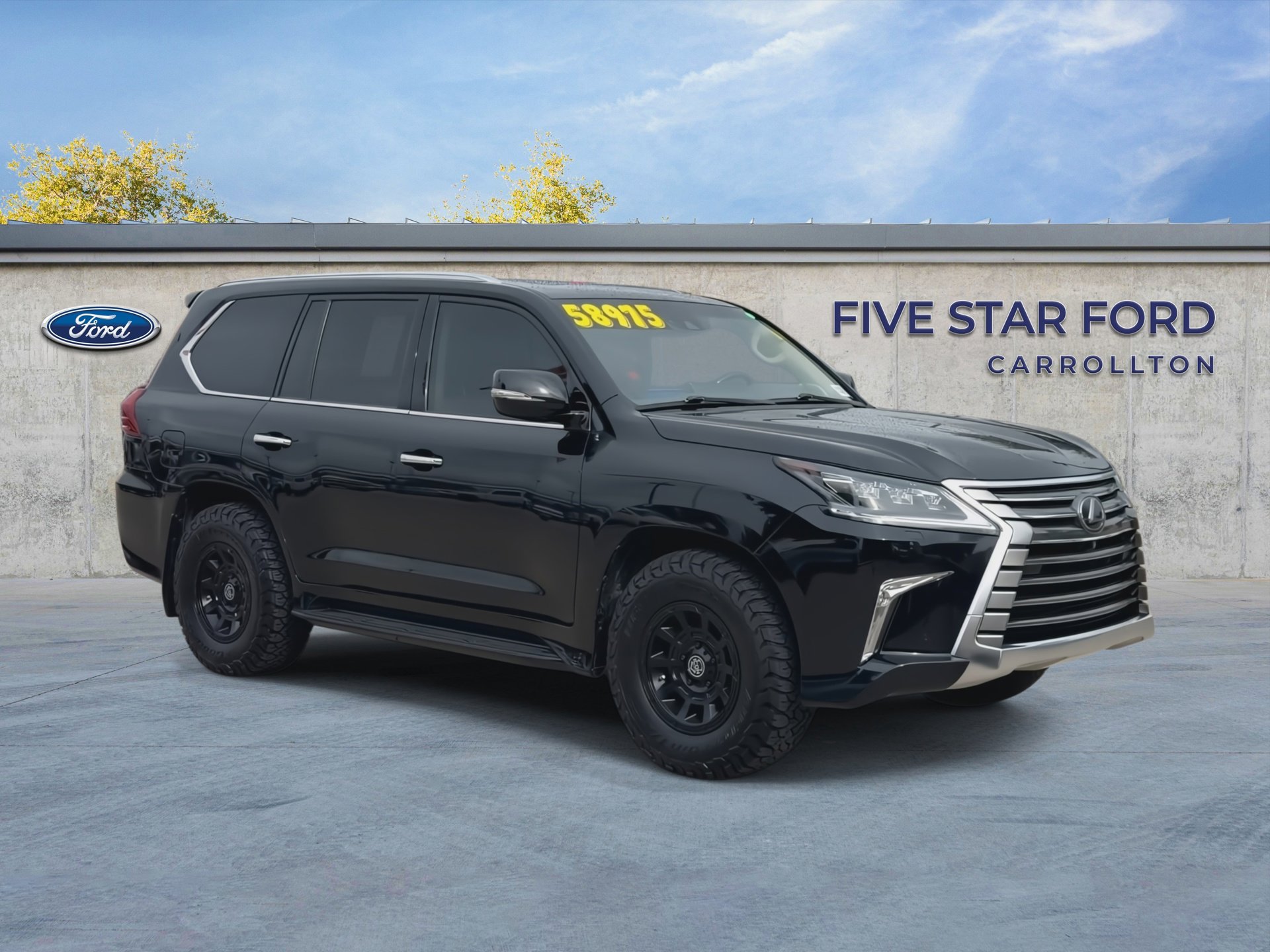Used 2018 Lexus LX 570 4WD image 2