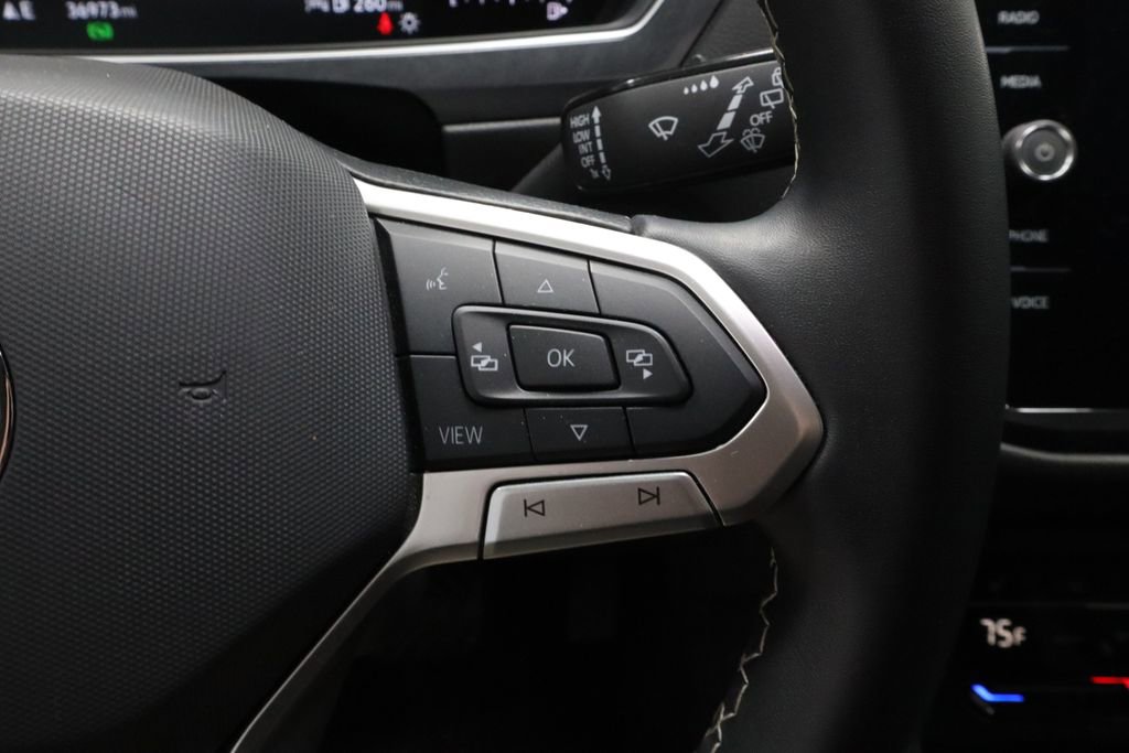 Used 2024 Volkswagen Tiguan SE image 29