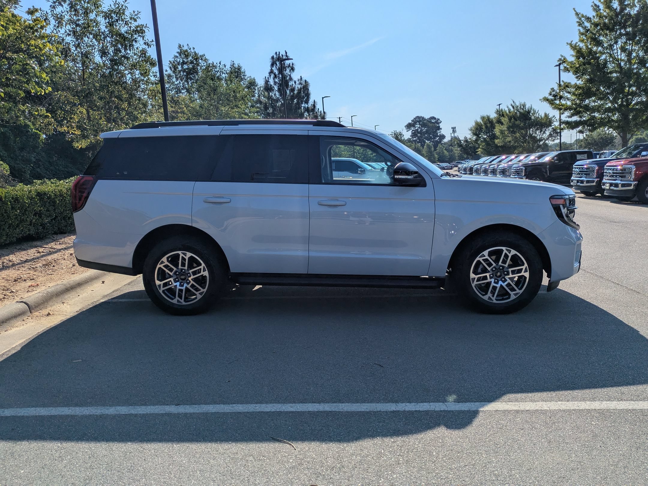 Certified 2026 Ford Expedition Active AWD/4WD image 3