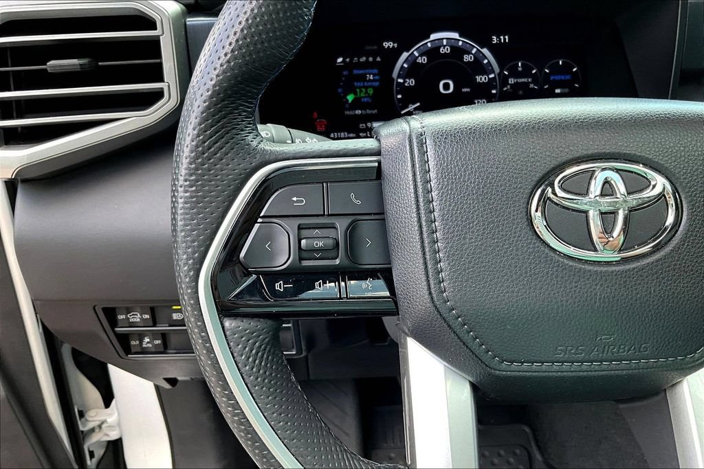 Used 2025 Toyota Sequoia Platinum AWD/4WD image 13