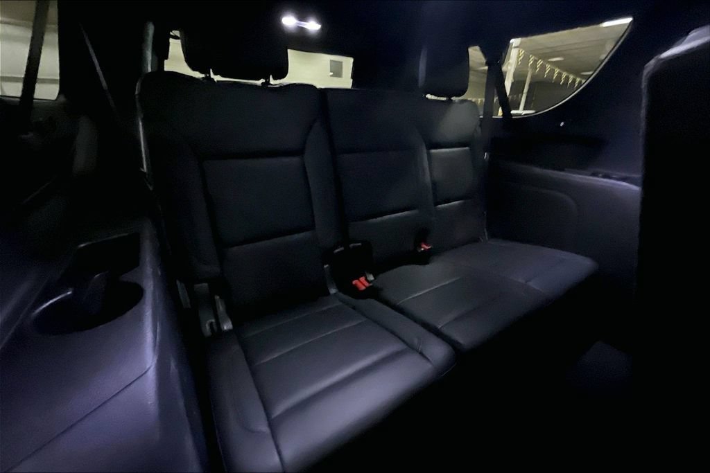 Used 2025 Chevrolet Suburban Z71 AWD/4WD image 26