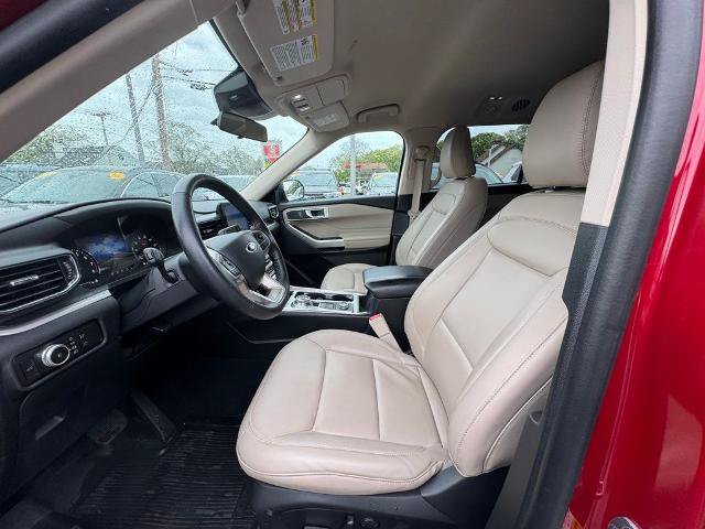 Certified 2023 Ford Explorer XLT w/ Equipment Group 202A AWD/4WD image 16