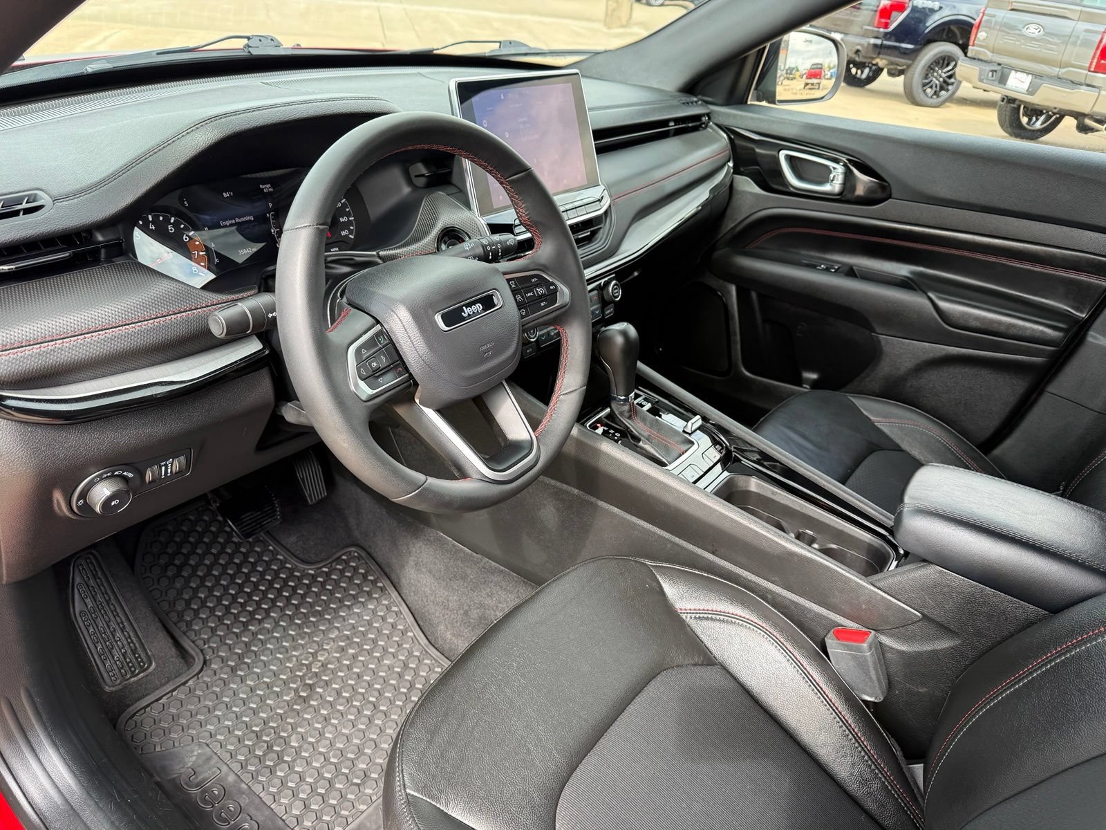 Used 2025 Jeep Compass Trailhawk AWD/4WD image 10