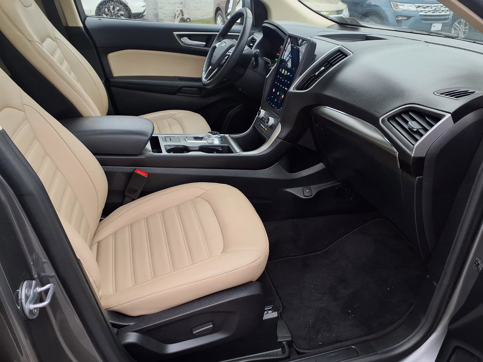 Certified 2022 Ford Edge SEL w/ Convenience Package image 11