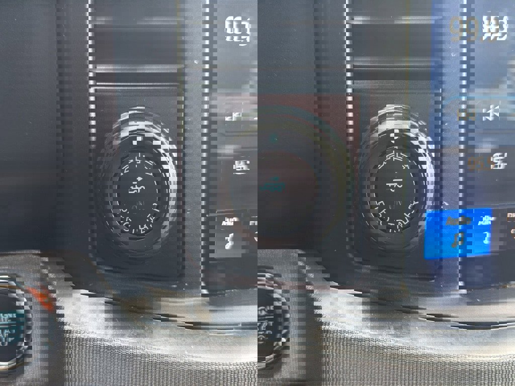 Certified 2025 Ford F350 Platinum w/ Tremor Off-Road Package image 34