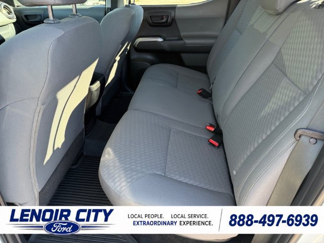 Used 2021 Toyota Tacoma SR5 AWD/4WD image 19