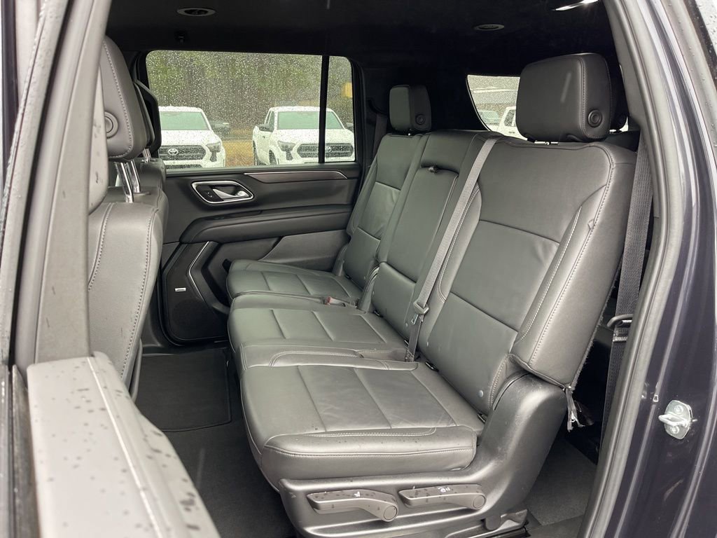 Used 2024 Chevrolet Suburban LT image 21