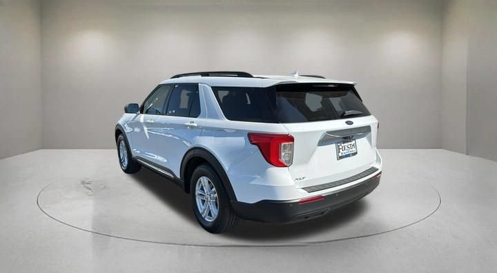 Certified 2020 Ford Explorer XLT RWD image 4