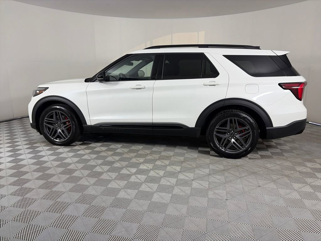 Certified 2025 Ford Explorer ST video 2
