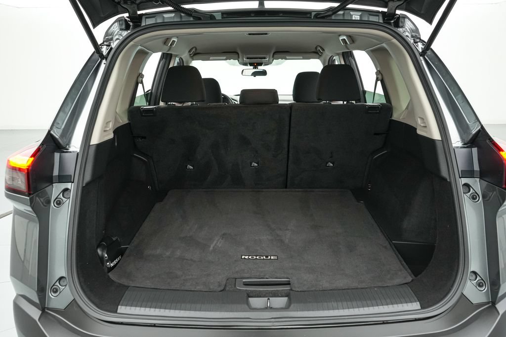Used 2023 Nissan Rogue S AWD/4WD image 19