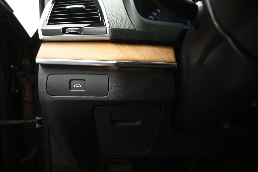 Used 2023 Volvo XC90 B6 Plus w/ Protection Package Premier AWD/4WD image 9
