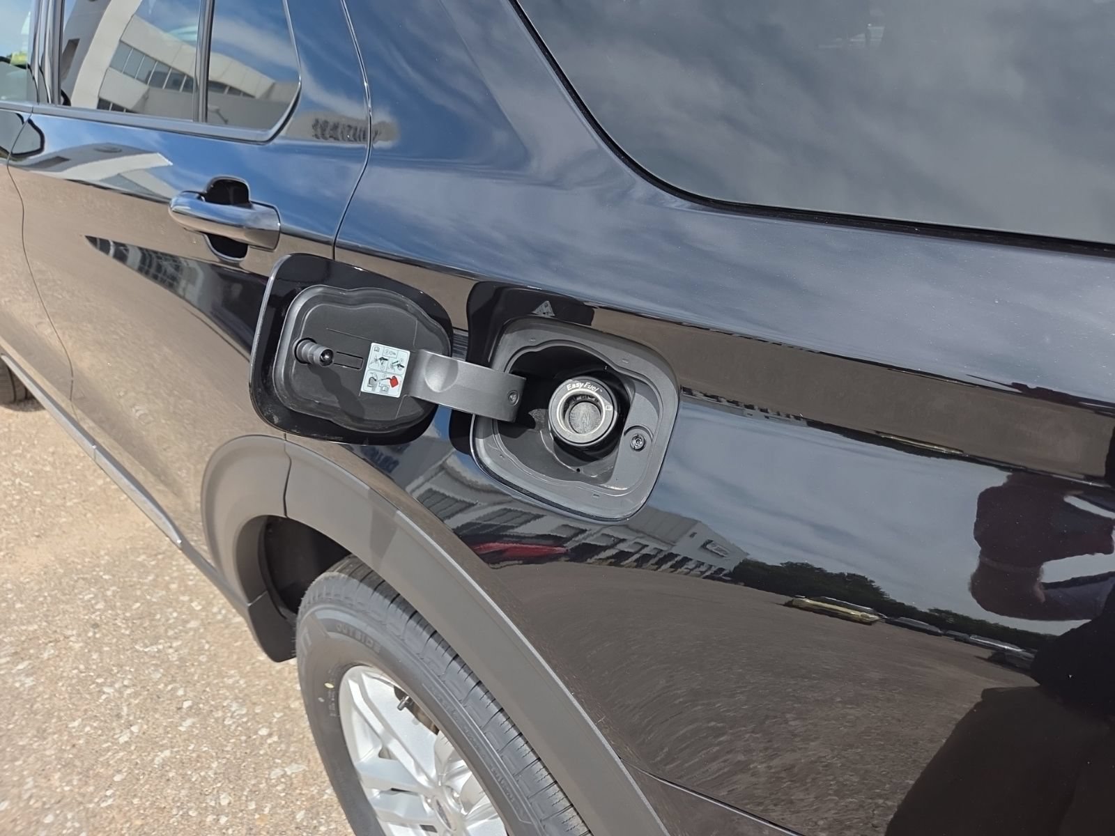 Certified 2023 Ford Explorer XLT w/ Equipment Group 202A AWD/4WD image 19