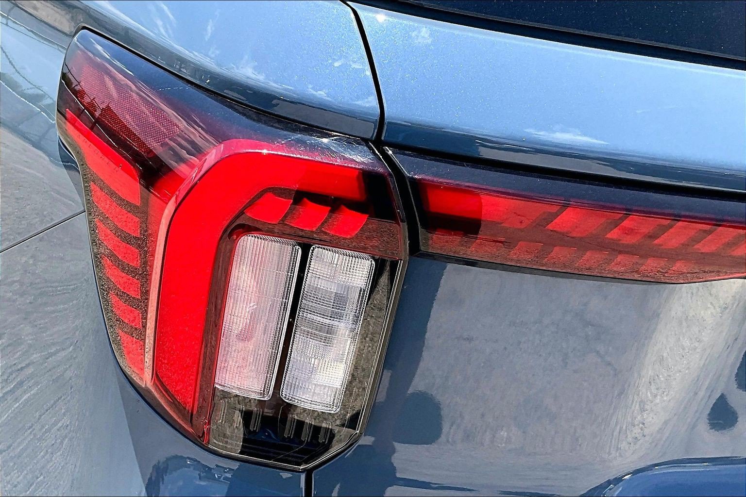 Certified 2025 Ford Explorer Active AWD/4WD image 29