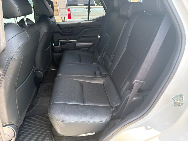 Used 2025 Toyota 4Runner SR5 AWD/4WD image 22