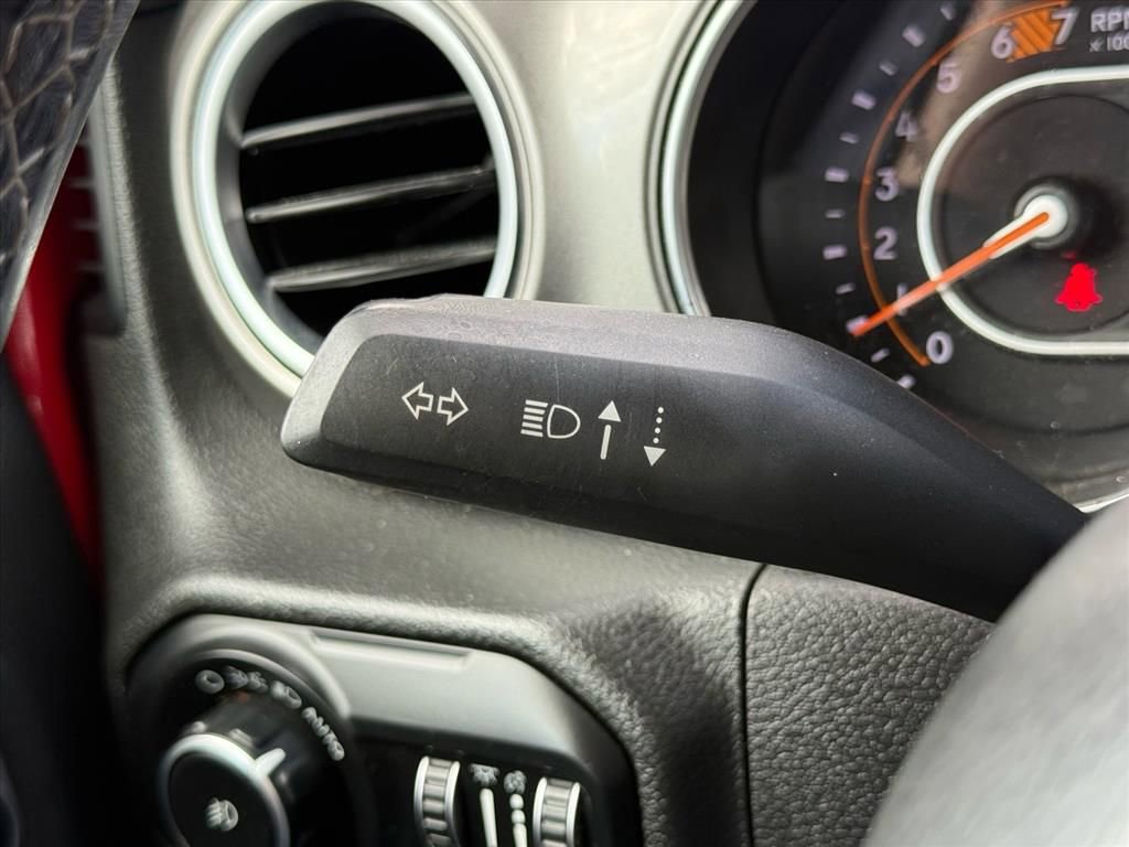 Used 2020 Jeep Wrangler Unlimited Sahara image 20