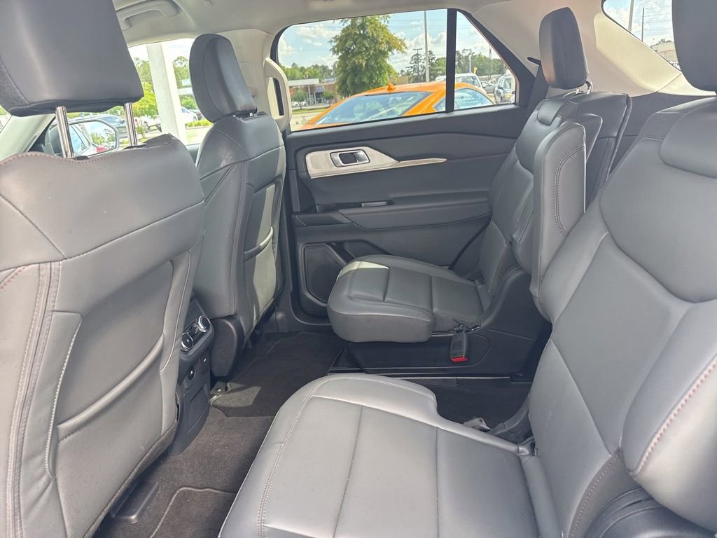 Certified 2026 Ford Explorer Active w/ Active Comfort Package RWD image 24