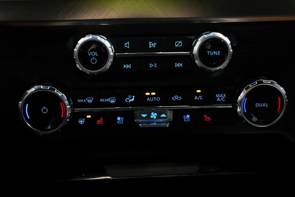 Certified 2023 Ford F350 King Ranch w/ Chrome Package image 31