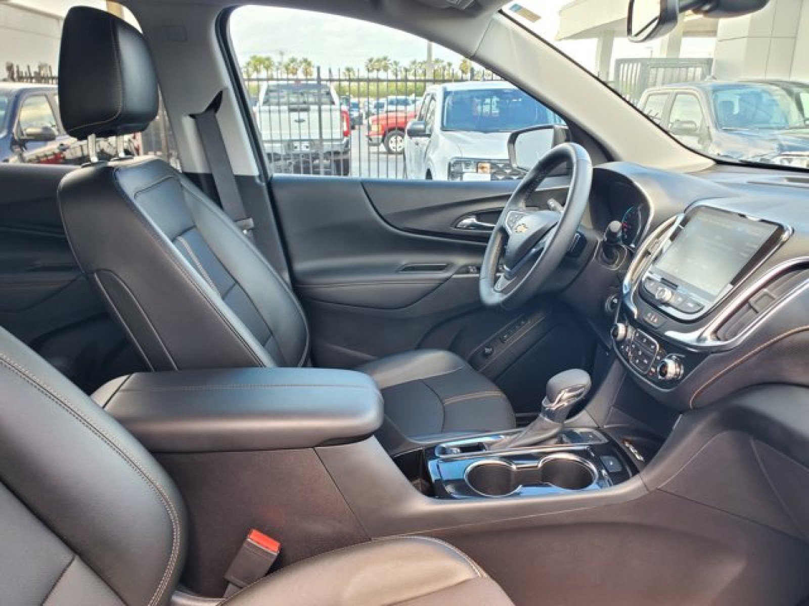 Used 2024 Chevrolet Equinox Premier AWD/4WD image 35