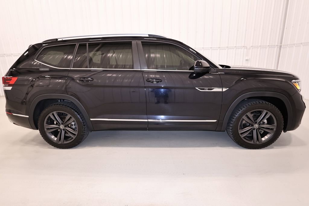 Used 2022 Volkswagen Atlas SEL R-Line AWD/4WD image 2