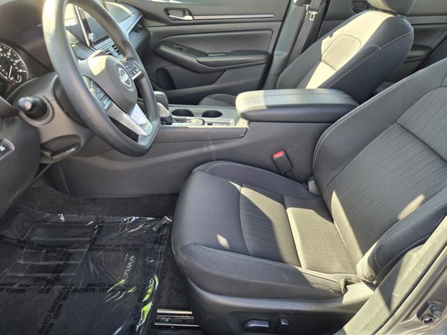 Used 2025 Nissan Altima 2.5 SV AWD/4WD image 25