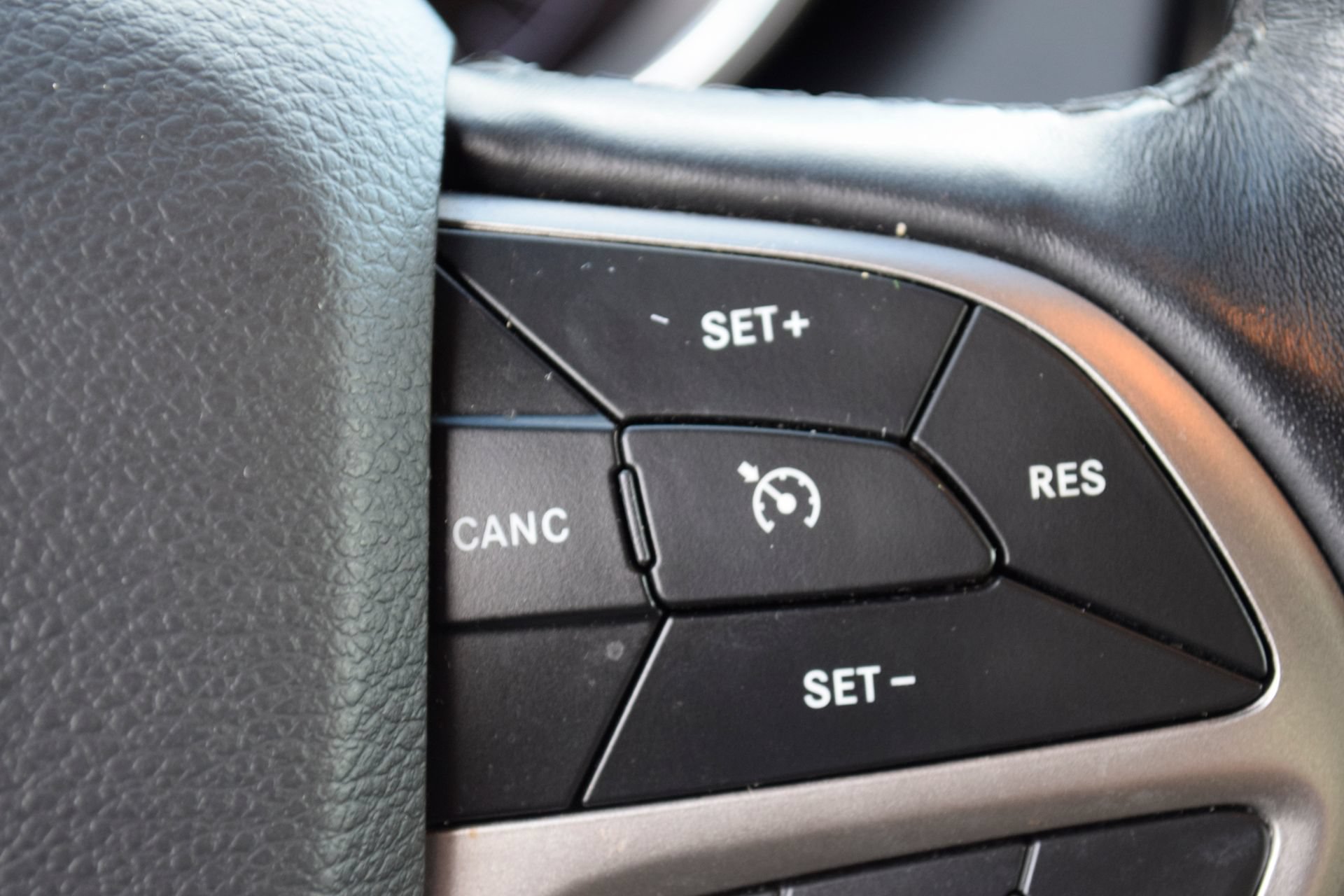 Used 2020 Jeep Grand Cherokee Limited AWD/4WD image 7