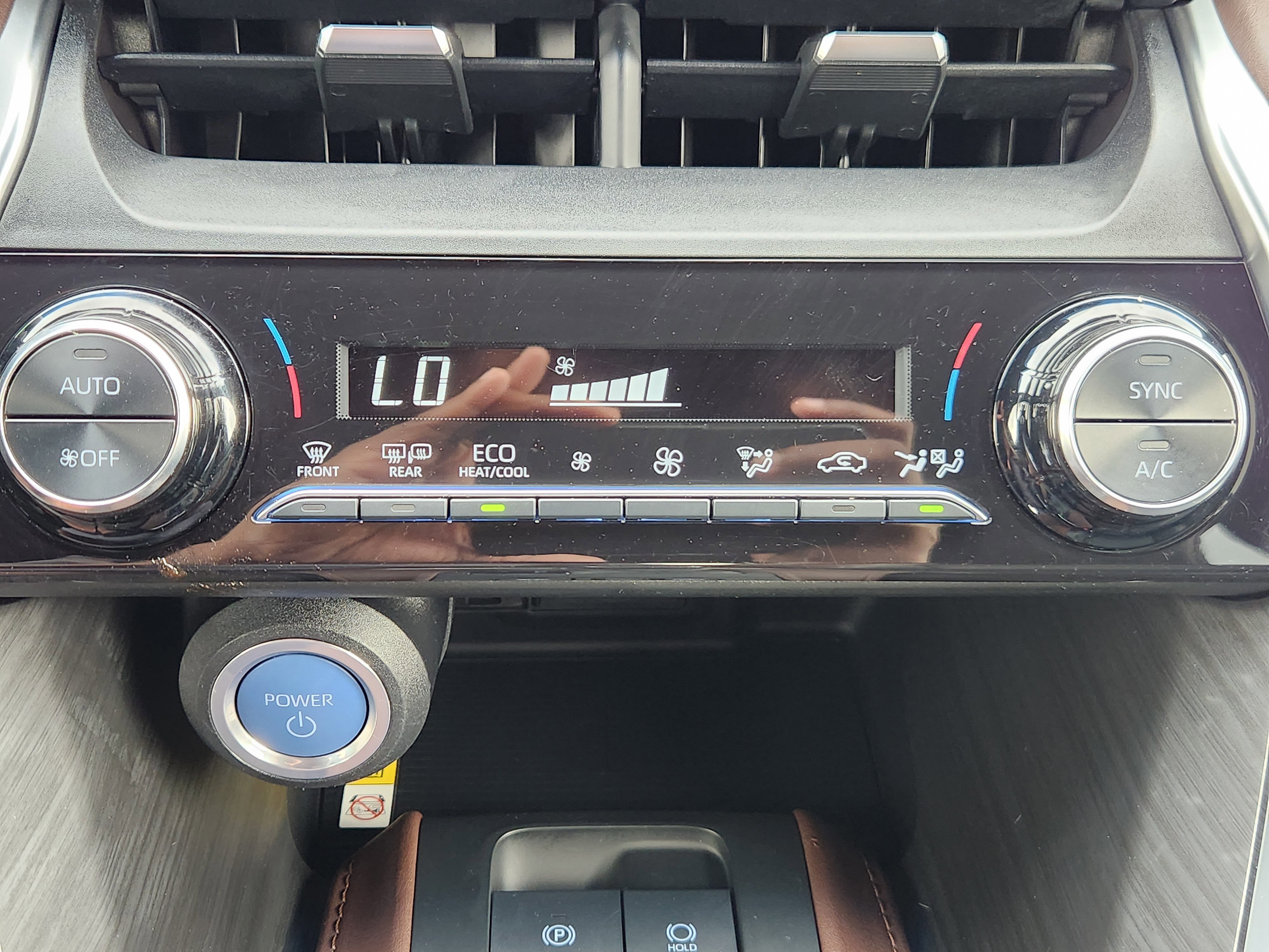 Used 2022 Toyota Venza XLE AWD/4WD image 14