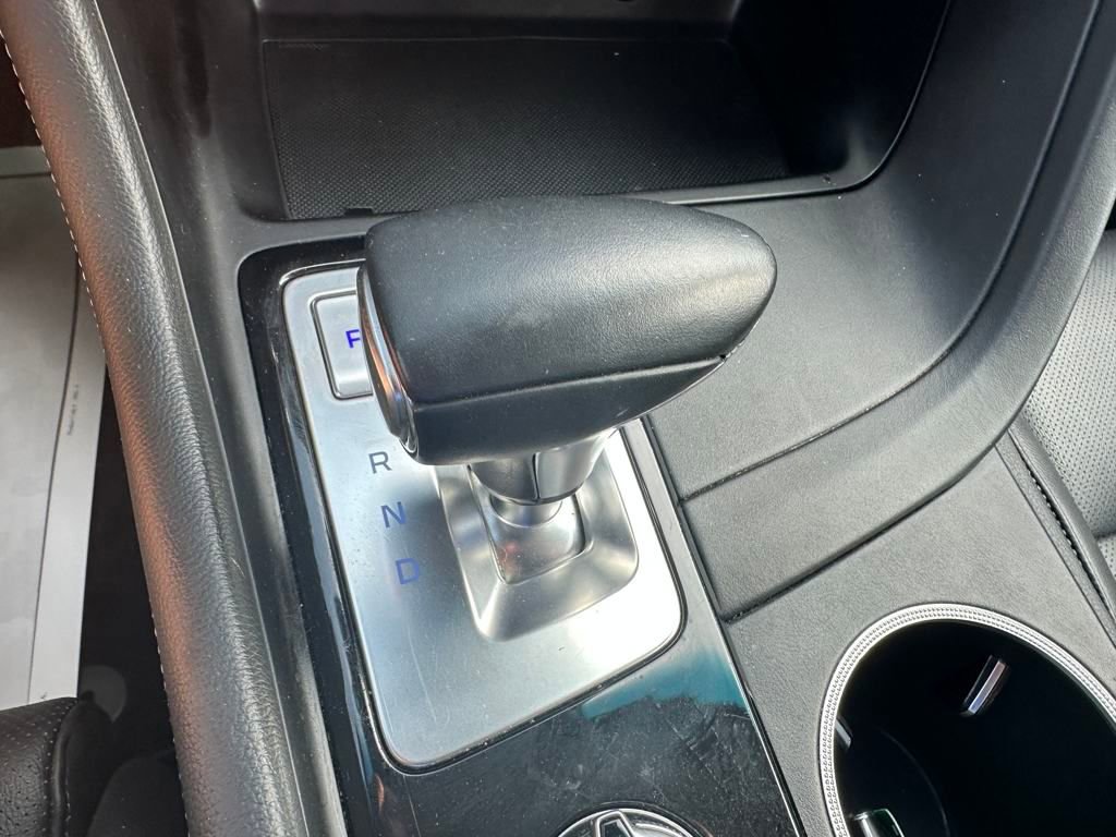 Used 2023 Genesis G70 2.0T image 14