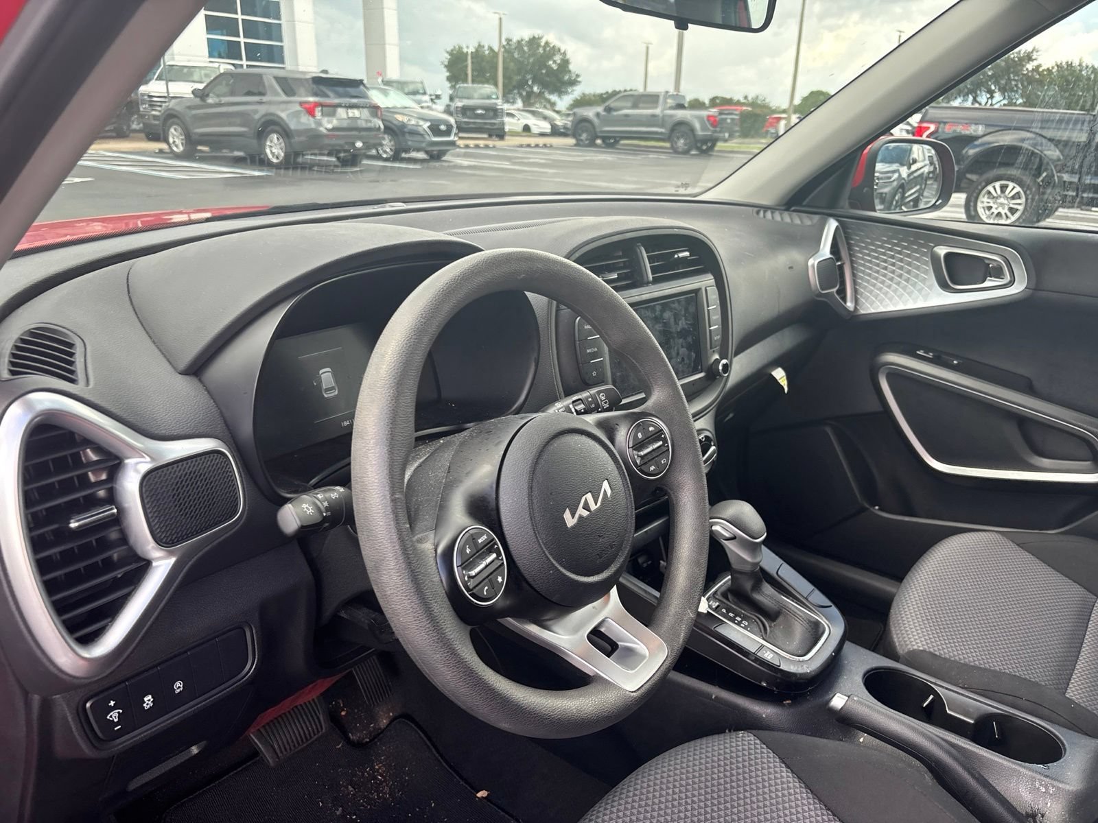 Used 2025 Kia Soul LX FWD image 8