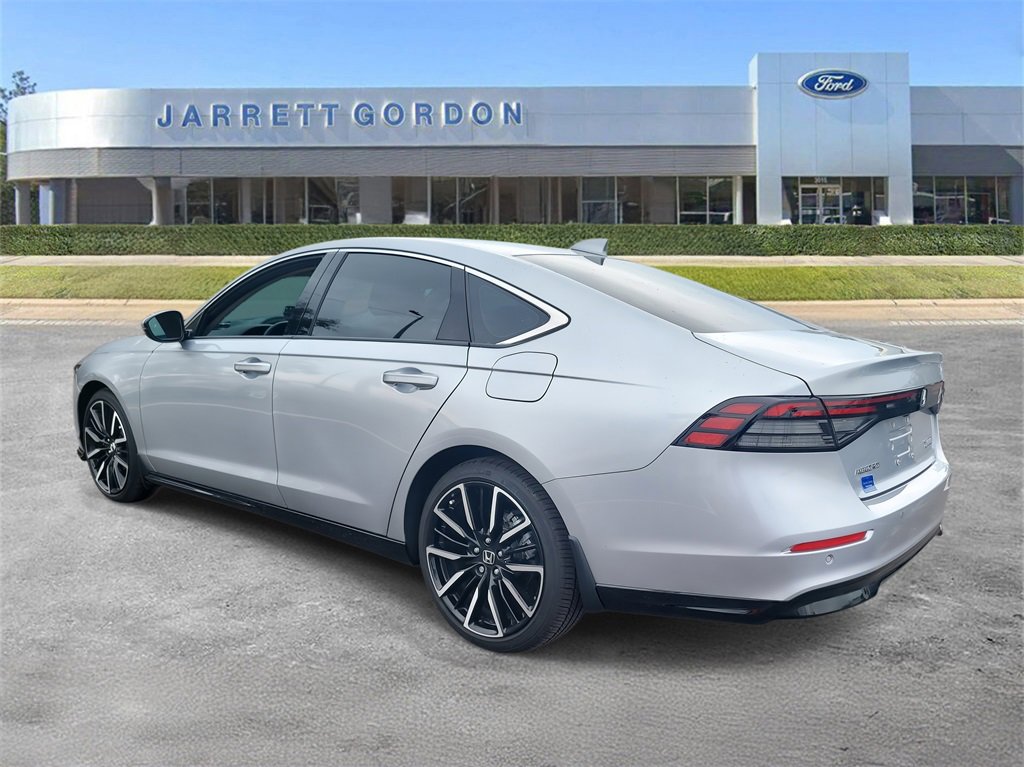 Used 2024 Honda Accord Touring image 3