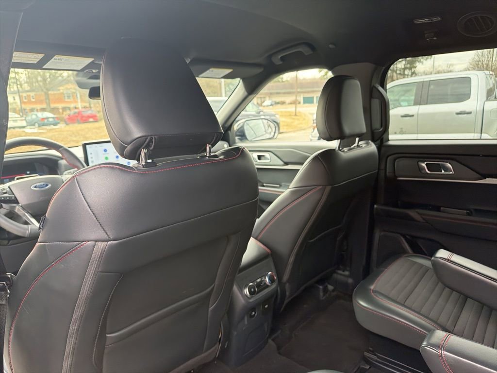 Certified 2025 Ford Explorer ST-Line image 26