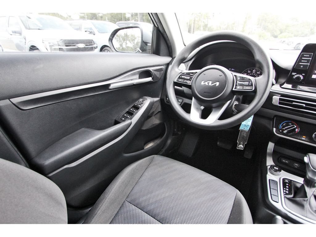 Used 2022 Kia Seltos LX AWD/4WD image 11