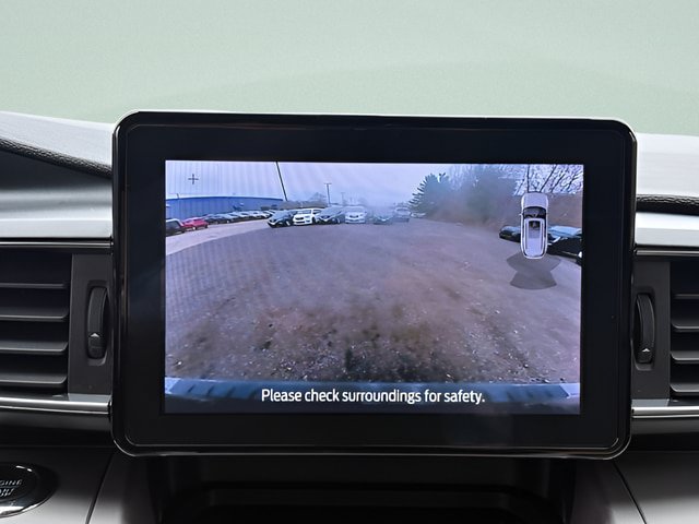 Certified 2022 Ford Explorer XLT w/ Equipment Group 202A AWD/4WD image 10