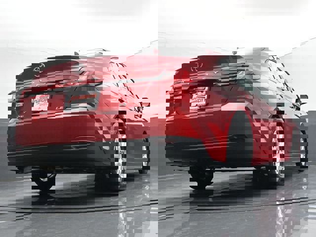 Used 2025 Toyota Camry LE FWD image 15