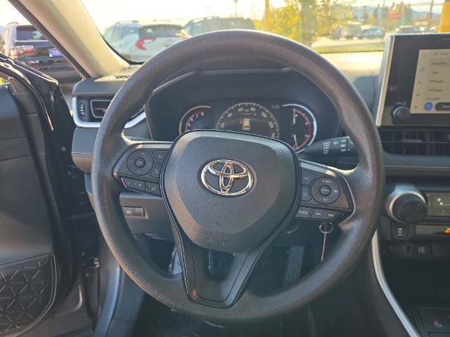Used 2025 Toyota RAV4 LE AWD/4WD image 22